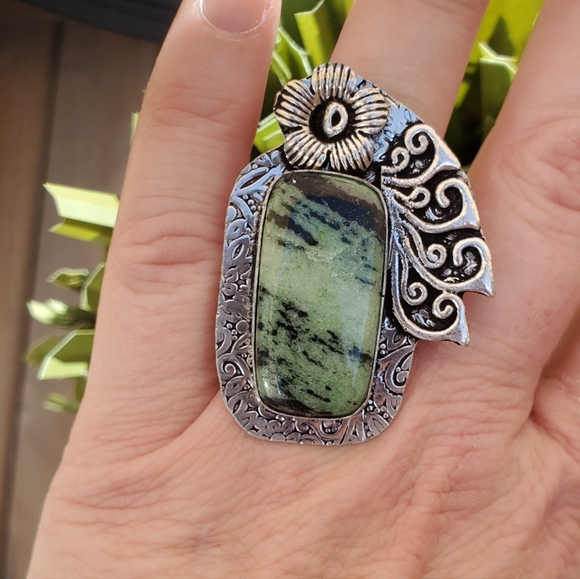 New Ruby Zoisite Carved 925 Silver Statement Ring. - Picture 12 of 16